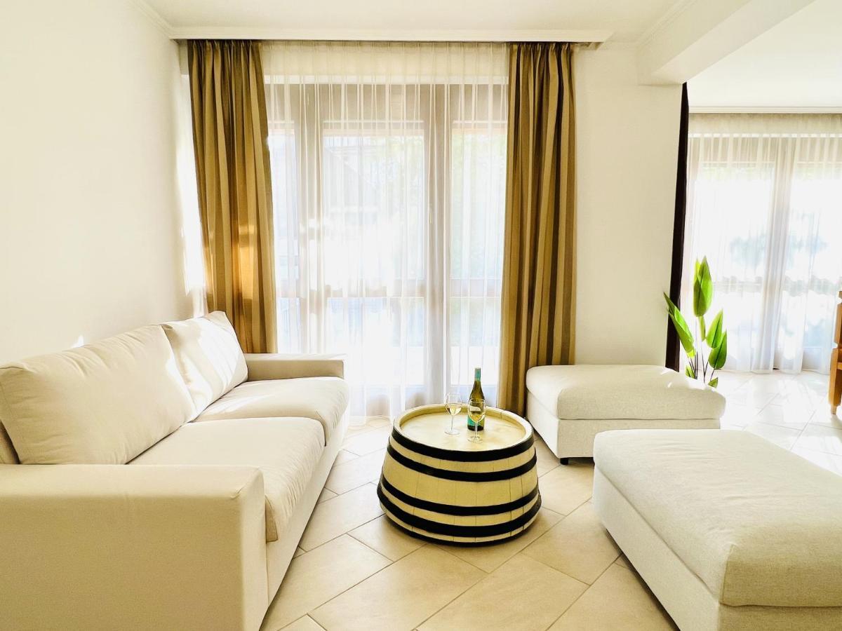 Villa Szofia Veszprem Apartments Luaran gambar