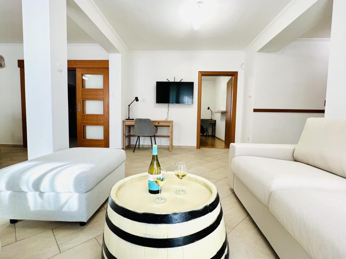Villa Szofia Veszprem Apartments Luaran gambar