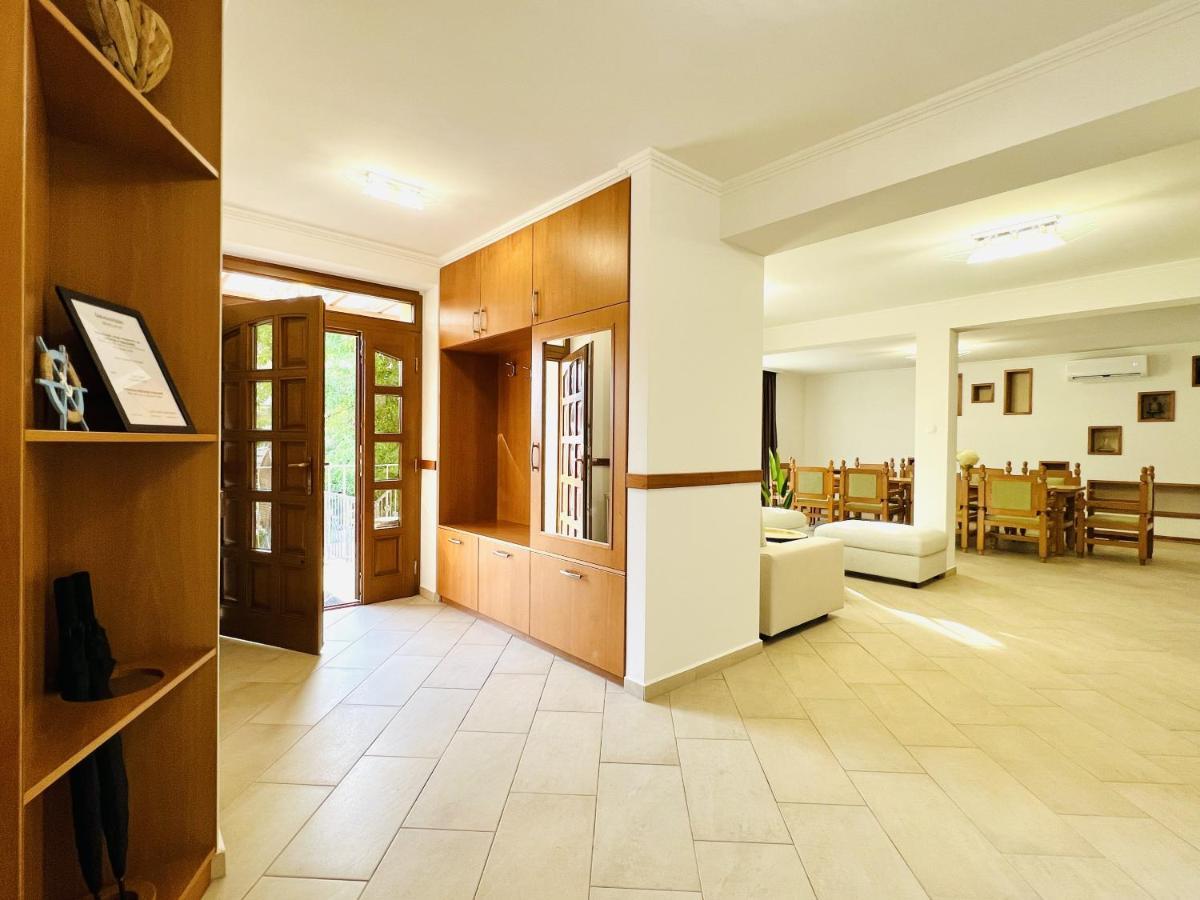 Villa Szofia Veszprem Apartments Luaran gambar