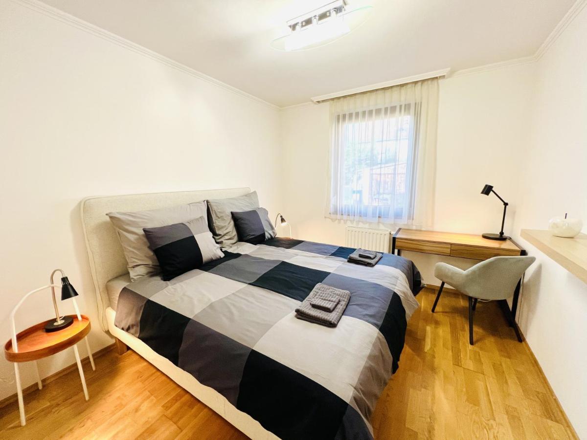 Villa Szofia Veszprem Apartments Luaran gambar