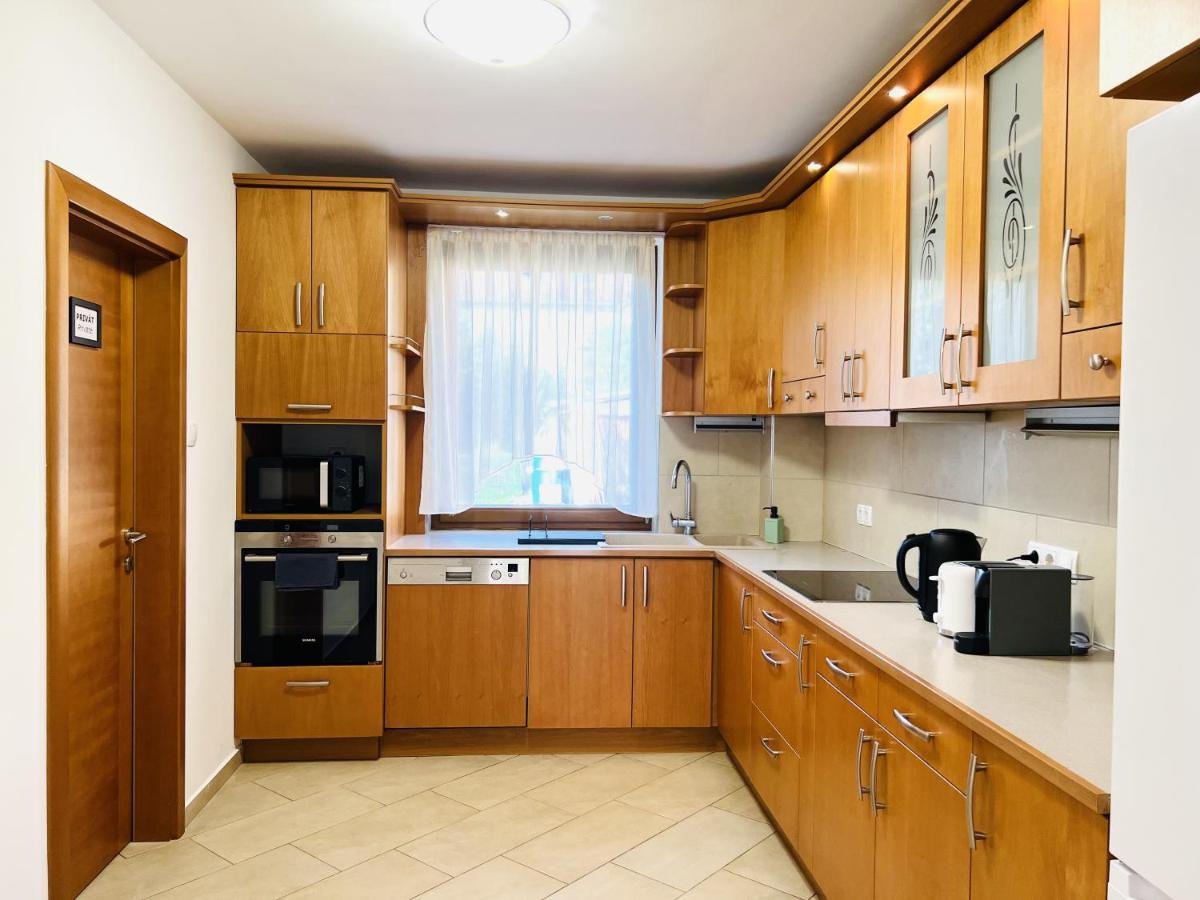 Villa Szofia Veszprem Apartments Luaran gambar