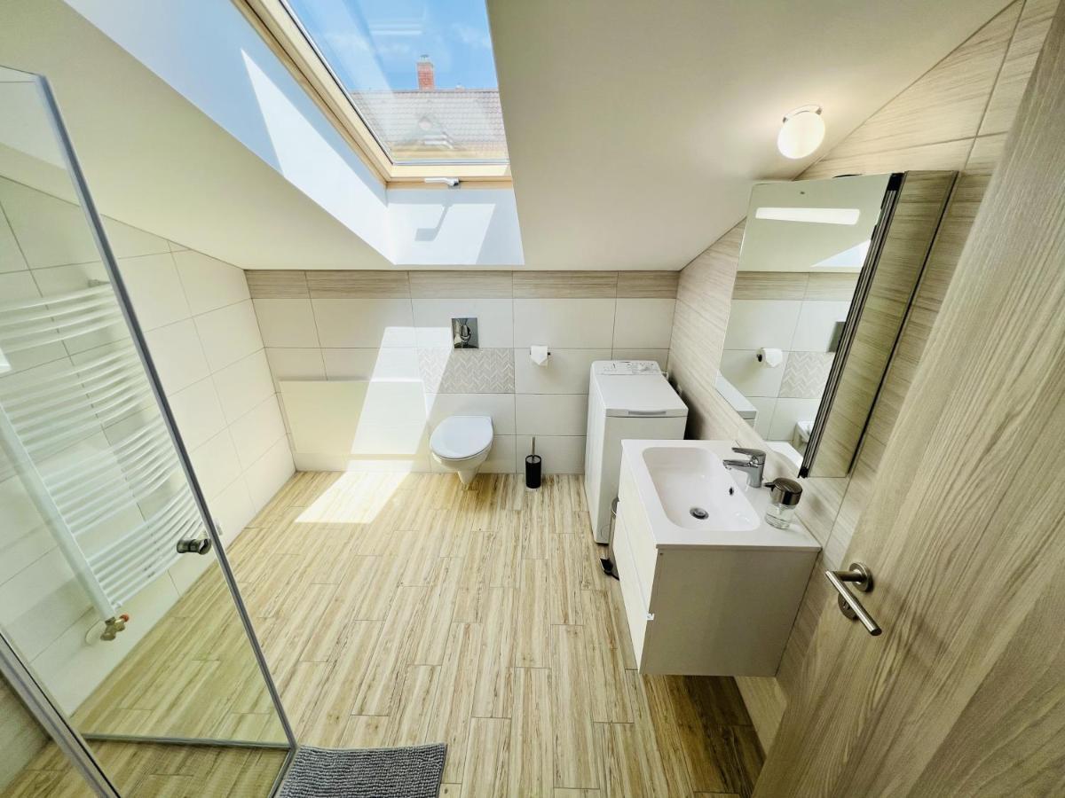 Villa Szofia Veszprem Apartments Luaran gambar