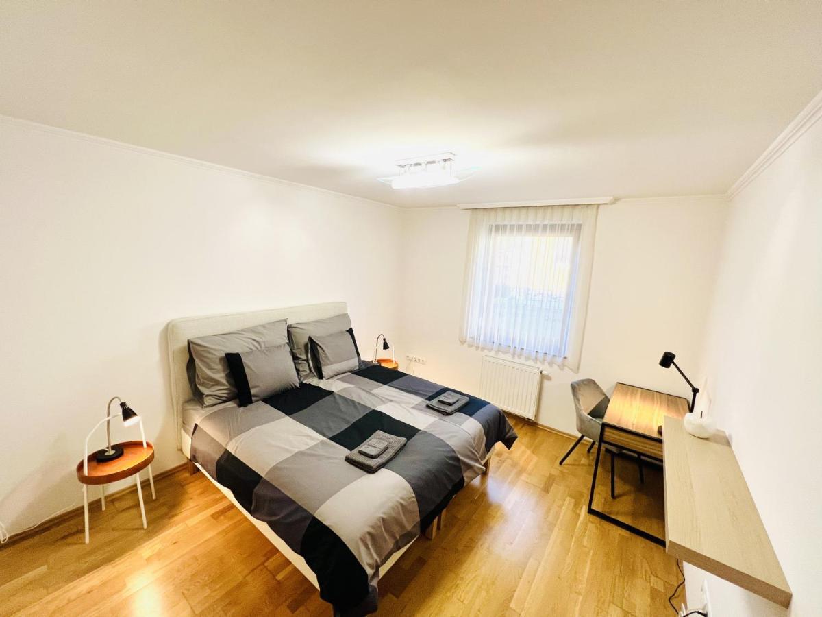 Villa Szofia Veszprem Apartments Luaran gambar