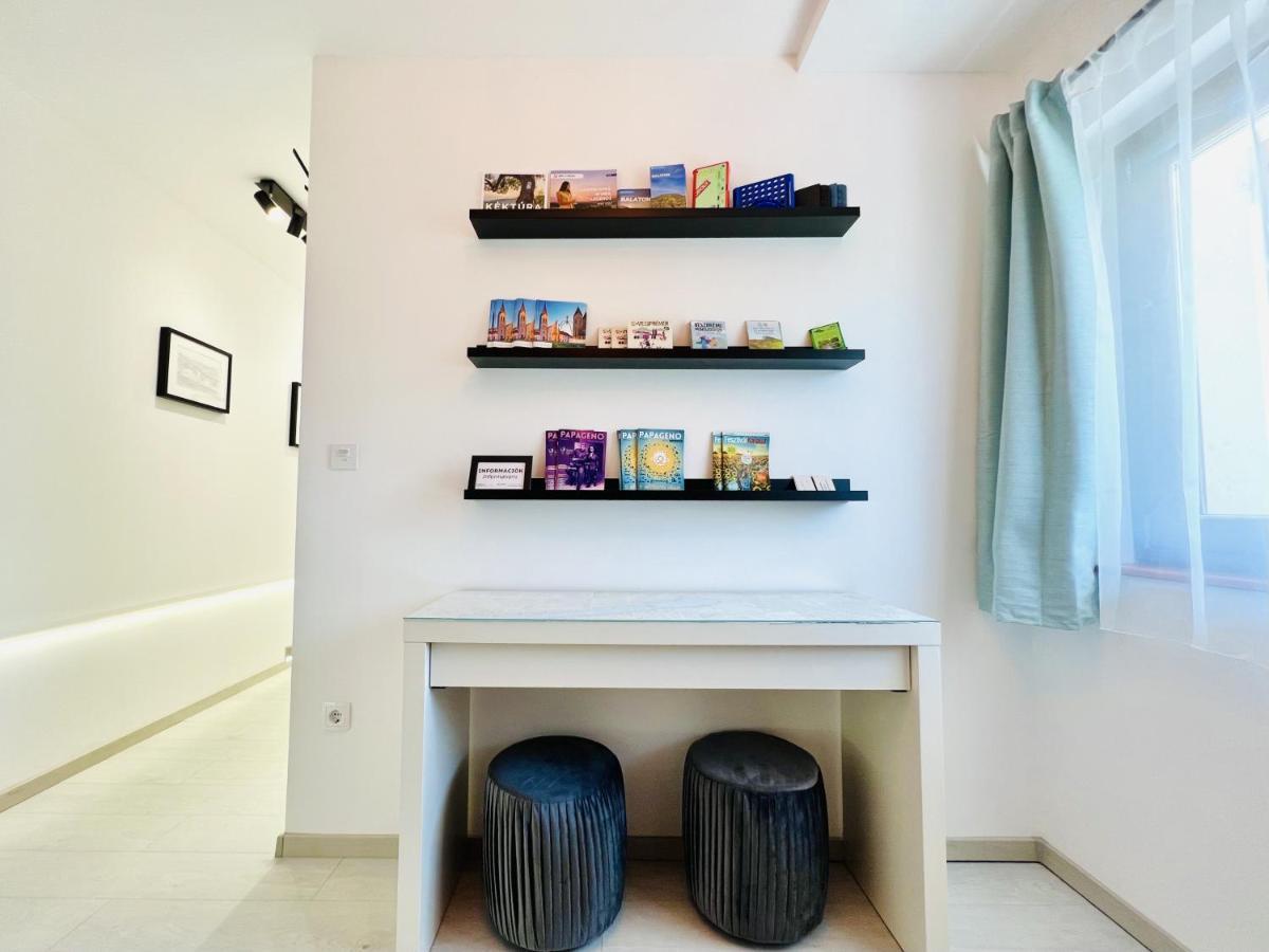 Villa Szofia Veszprem Apartments Luaran gambar